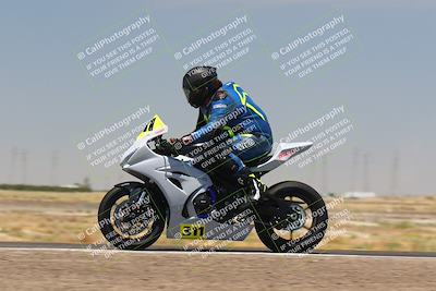 media/Jul-22-2022-TrackDaz (Fri) [[ca4971259a]]/Group B/130pm (Wheelie Bump)/